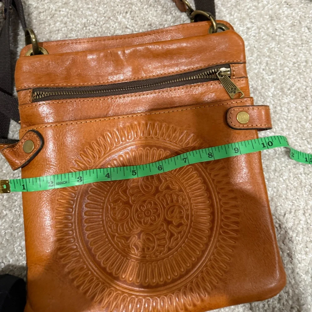 Patricia Nash Francesca full-grain, vegetable-tanned leather crossbody tooled - Picture 7 of 7